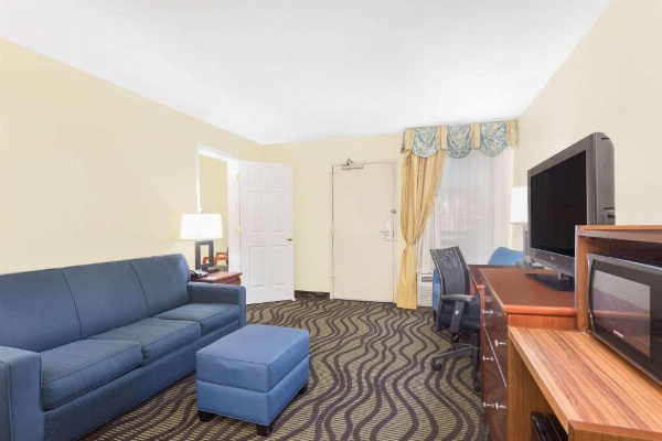 Baymont by Wyndham Savannah Midtown image 12