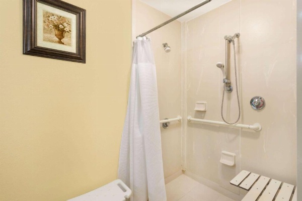 Baymont by Wyndham Savannah Midtown image 9